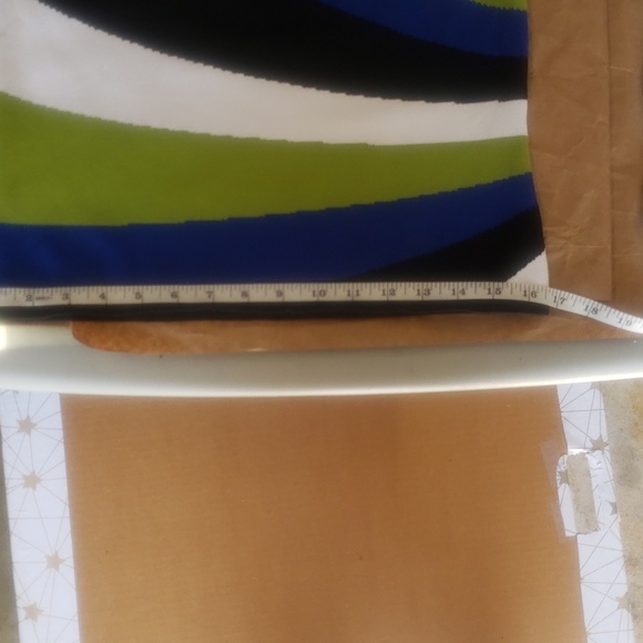 Womens multi color top. - Picture 10 of 10